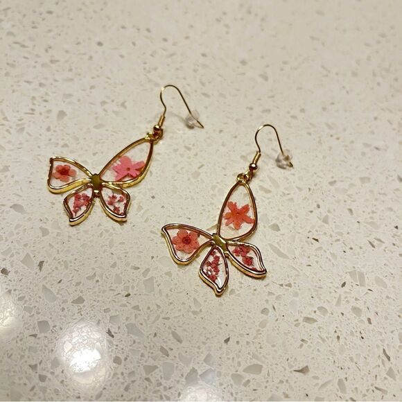 Butterfly Resin Dried Flower Pressed Earrings spring vibes - Picture 6 of 8